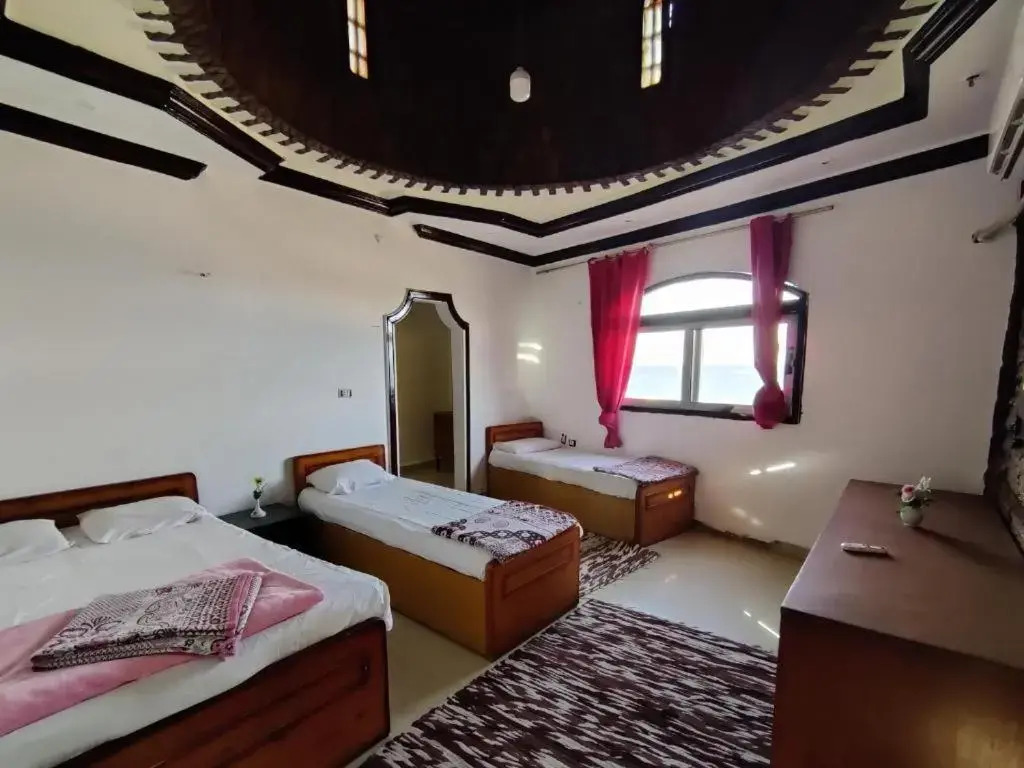 Нувейба: New Saraya Camp