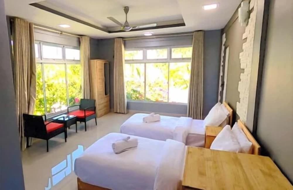 Северный атолл Мале: Go Surf Maldives