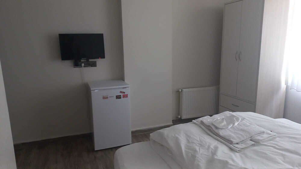Лапсеки: Gundogdu Otel