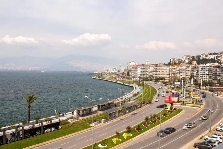 Измир: Furnished Stylish Sea View Flat in Izmir Konak