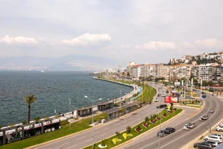Измир: Furnished Stylish Sea View Flat in Izmir Konak