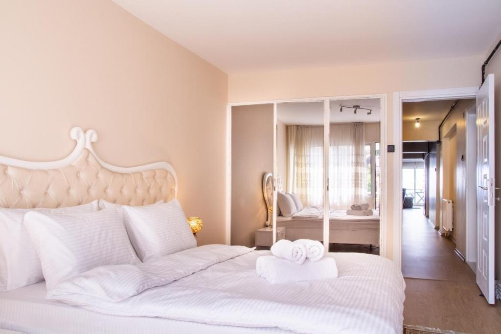 Измир: Furnished Stylish Sea View Flat in Izmir Konak
