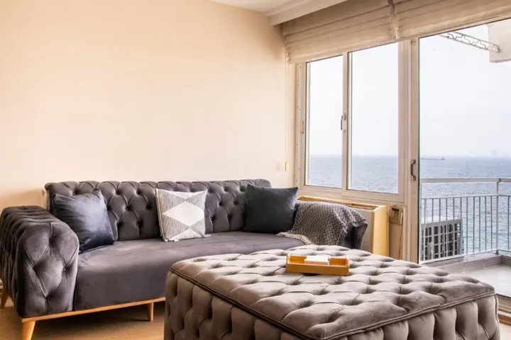 Измир: Furnished Stylish Sea View Flat in Izmir Konak