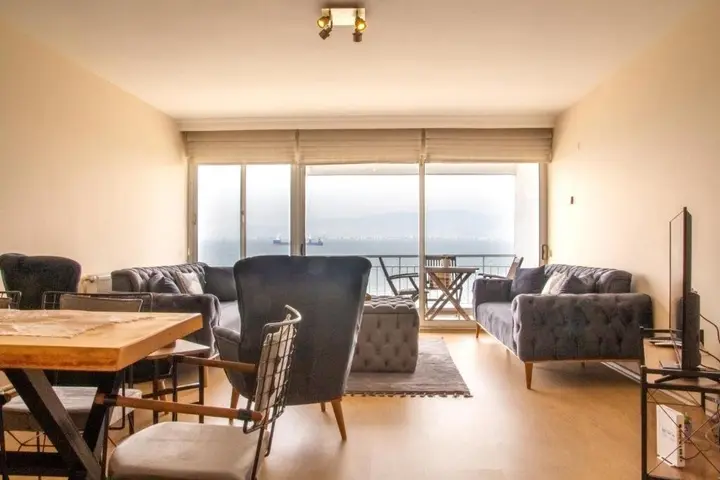 Измир: Furnished Stylish Sea View Flat in Izmir Konak
