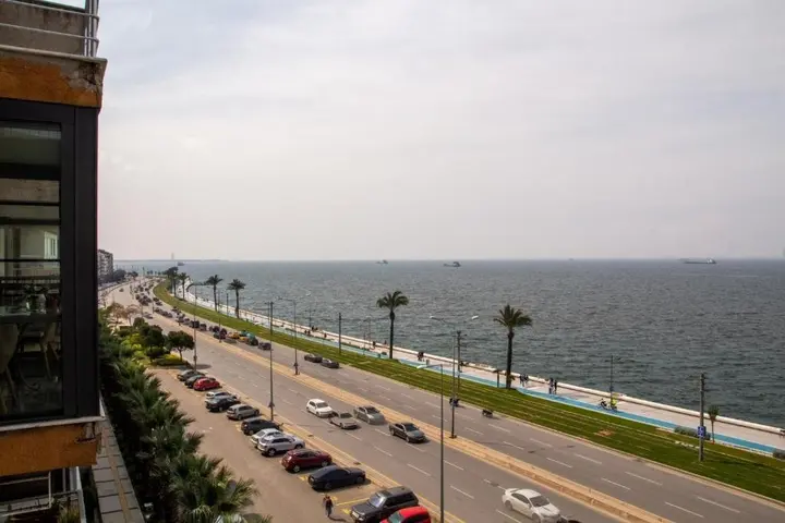 Измир: Furnished Stylish Sea View Flat in Izmir Konak