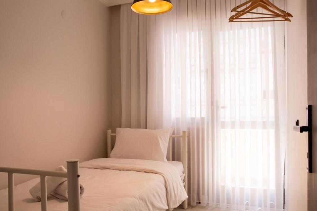 Измир: Gorgeous Flat With Balcony in Izmir Konak