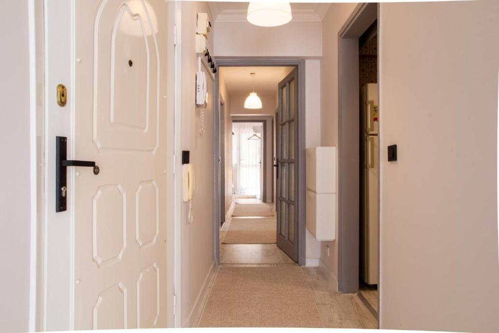Измир: Gorgeous Flat With Balcony in Izmir Konak