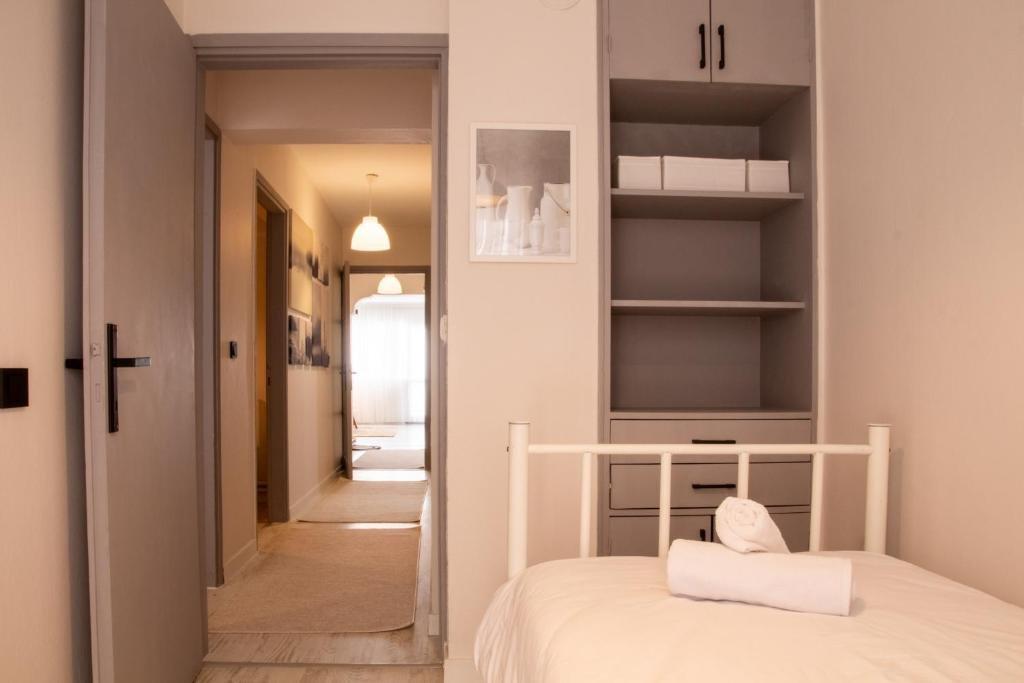Измир: Gorgeous Flat With Balcony in Izmir Konak