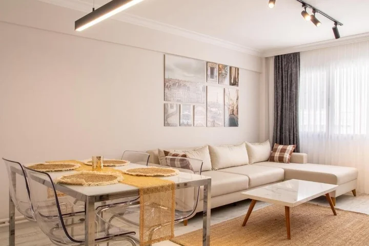 Измир: Gorgeous Flat With Balcony in Izmir Konak