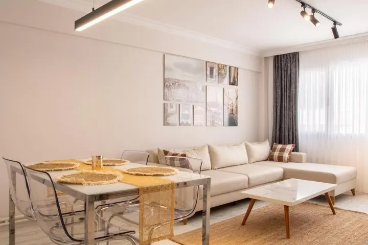 Измир: Gorgeous Flat With Balcony in Izmir Konak