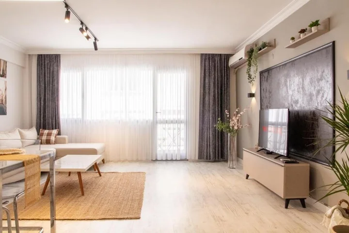 Измир: Gorgeous Flat With Balcony in Izmir Konak