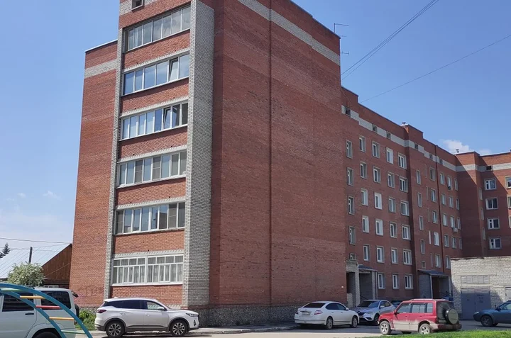 Бердск: Квартира двухкомнатная в тихом центре