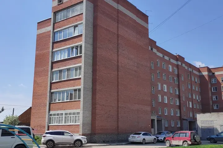 Бердск: Квартира двухкомнатная в тихом центре