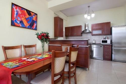 Ереван: Apartment on Nalbandyan Street