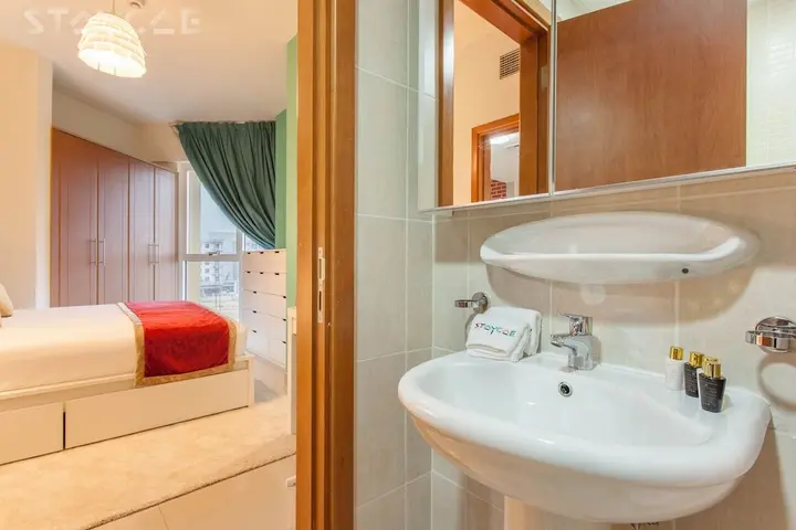 Дубай: Staycae Lakeside