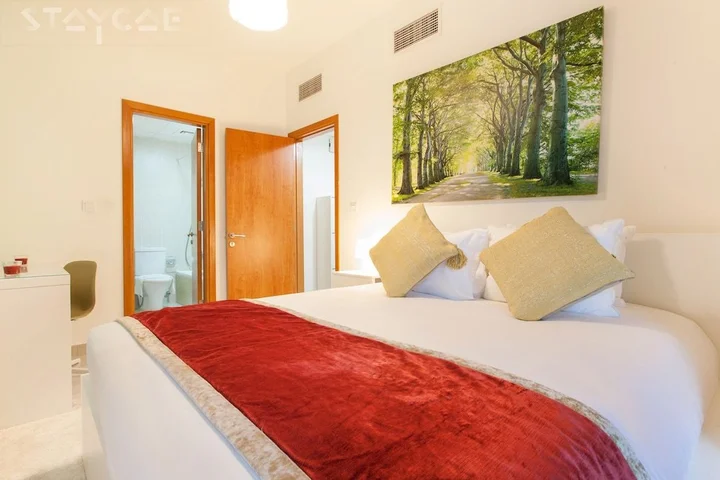 Дубай: Staycae Lakeside