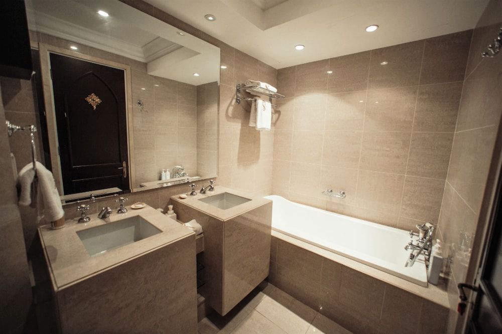 Дубай: Incredible Stay at Dubai Old Town Souk Al Bahar
