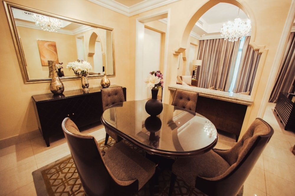Дубай: Incredible Stay at Dubai Old Town Souk Al Bahar