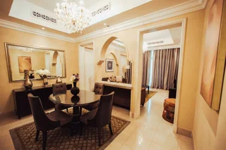 Дубай: Incredible Stay at Dubai Old Town Souk Al Bahar