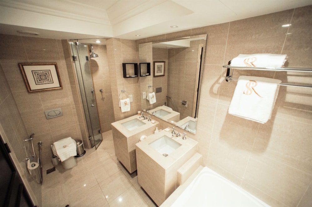 Дубай: Incredible Stay at Dubai Old Town Souk Al Bahar
