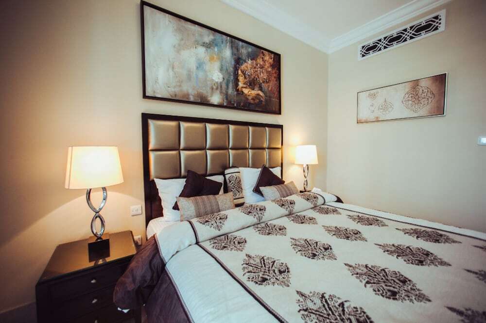 Дубай: Incredible Stay at Dubai Old Town Souk Al Bahar