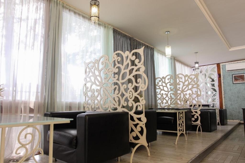 Новый Афон: Grand Hotel Leon