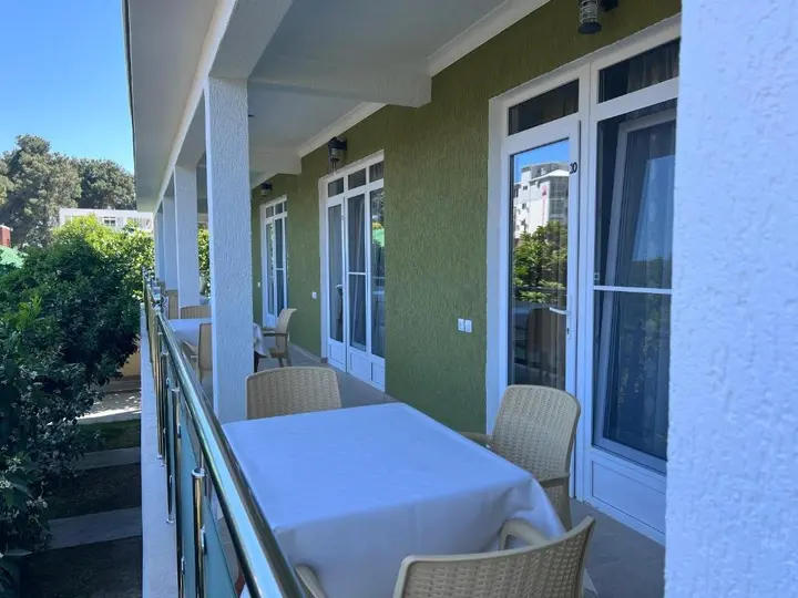 Лдзаа: Mini Hotel Green House