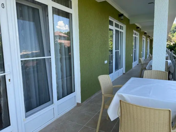 Лдзаа: Mini Hotel Green House
