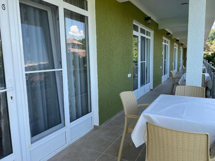 Лдзаа: Mini Hotel Green House