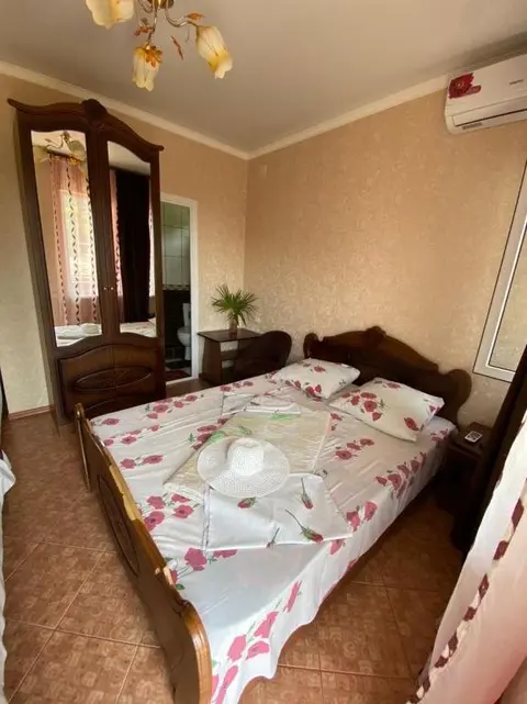 Золотая бухта: Guest House Karina