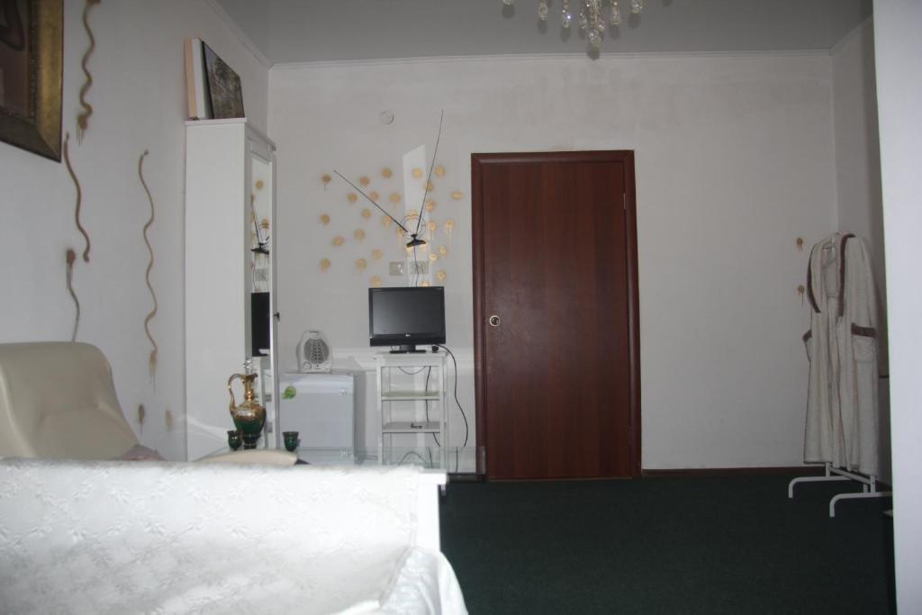 Сухум: Hotel Sakura