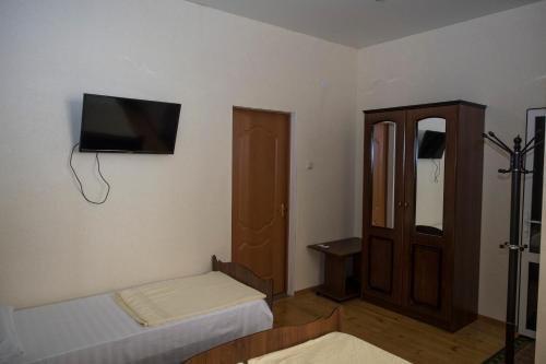 Верхняя Эшера: Mag House