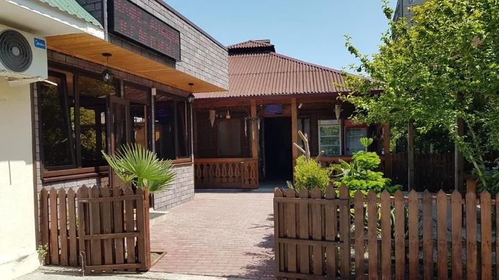Гагра: Mini Hotel on Lakoba