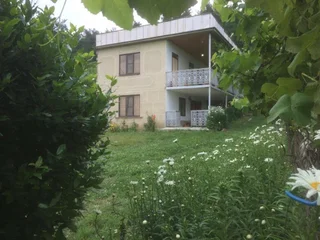 Лдзаа: House on Molodezhnaya 12