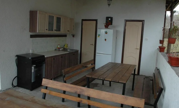 Лдзаа: House on Molodezhnaya 12