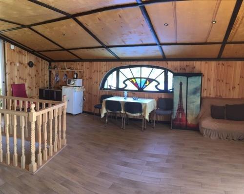 Гагра: Inn Tri Kiparisa on Tereshkovoy 24