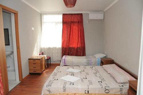 Гагра: Inn Tri Kiparisa on Tereshkovoy 24