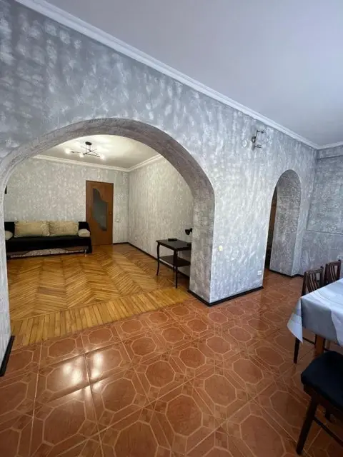 2-x комнатные апартаменты в центре Гагры, 1-я линия — фото 2
