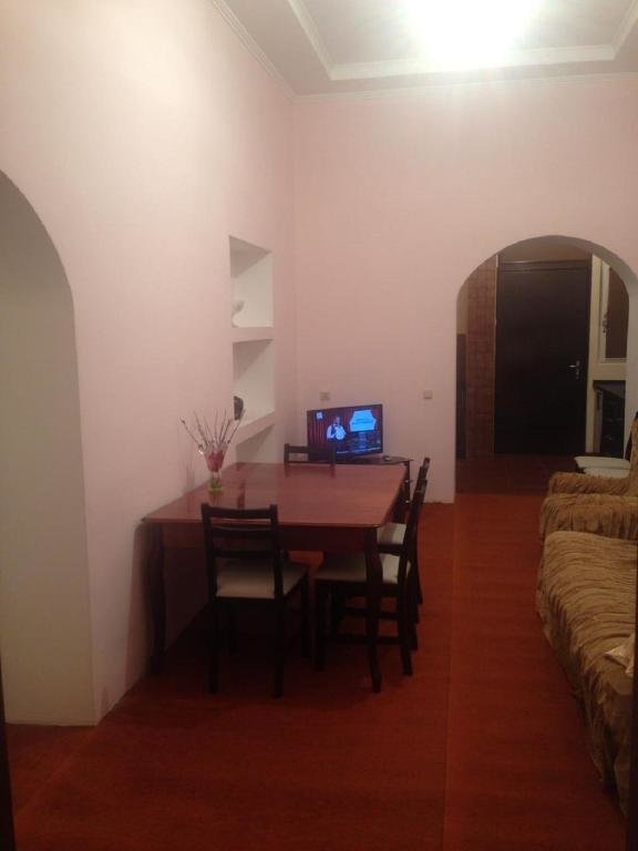 Сухум: Vacation Home on Vavilova 10