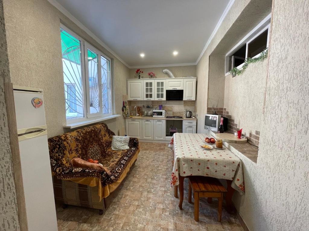 Гагра: Apartment on Ardzinba 235