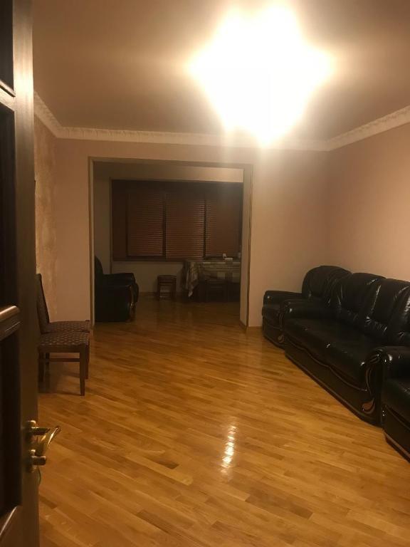 Сухум: Apartment on Akirtava 30