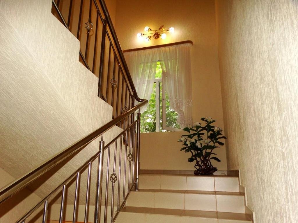 Гагра: Guest House Gorny Ruchei