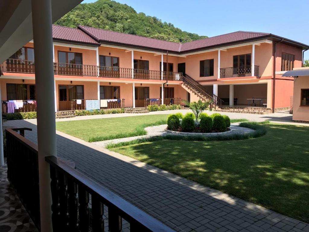 Лдзаа: Guesthouse Pecan