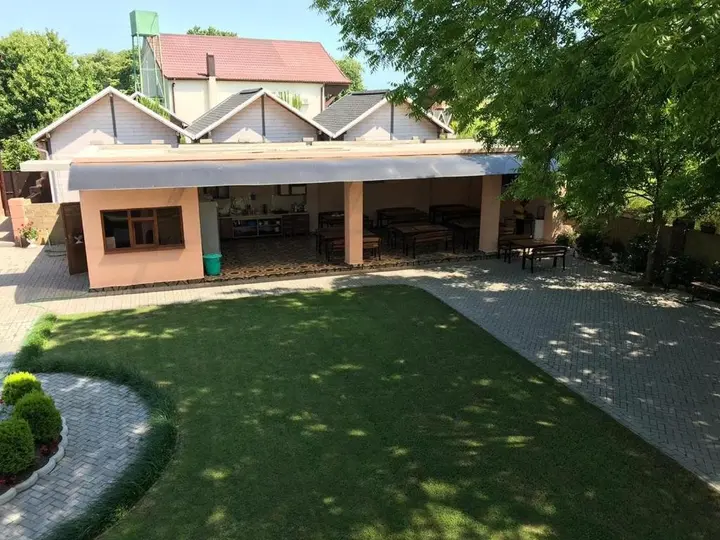 Лдзаа: Guesthouse Pecan