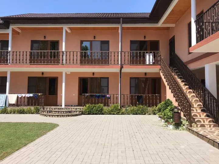 Лдзаа: Guesthouse Pecan