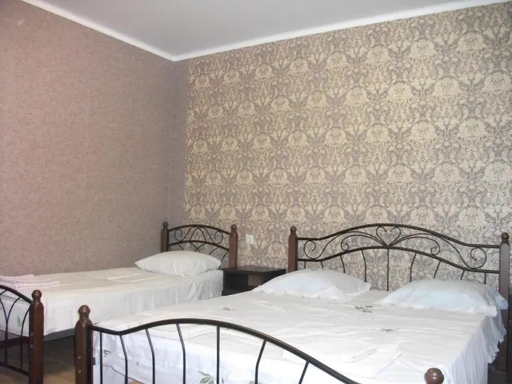 Гагра: Guesthouse on Kabardinskaya 139a