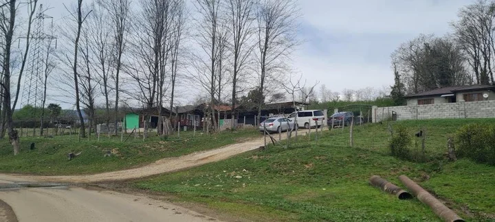 Гудаута: Domik Za Gorodom
