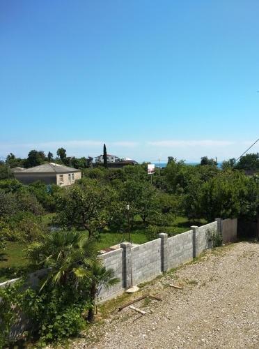 Новый Афон: Guest House Izumrud