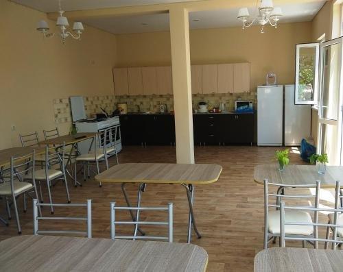 Новый Афон: Guest House Izumrud