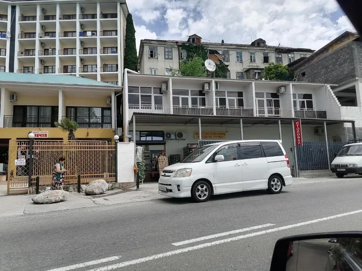 Багрипш: Dvuhkomnatnaja kvartira, evro treshka